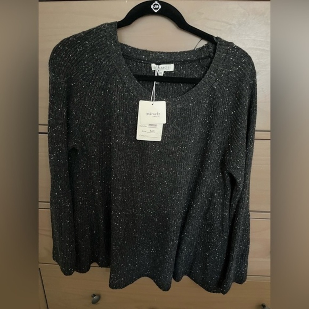 NWT Miracle Boutique round neck tunic with bell sleeves. Size M/L.